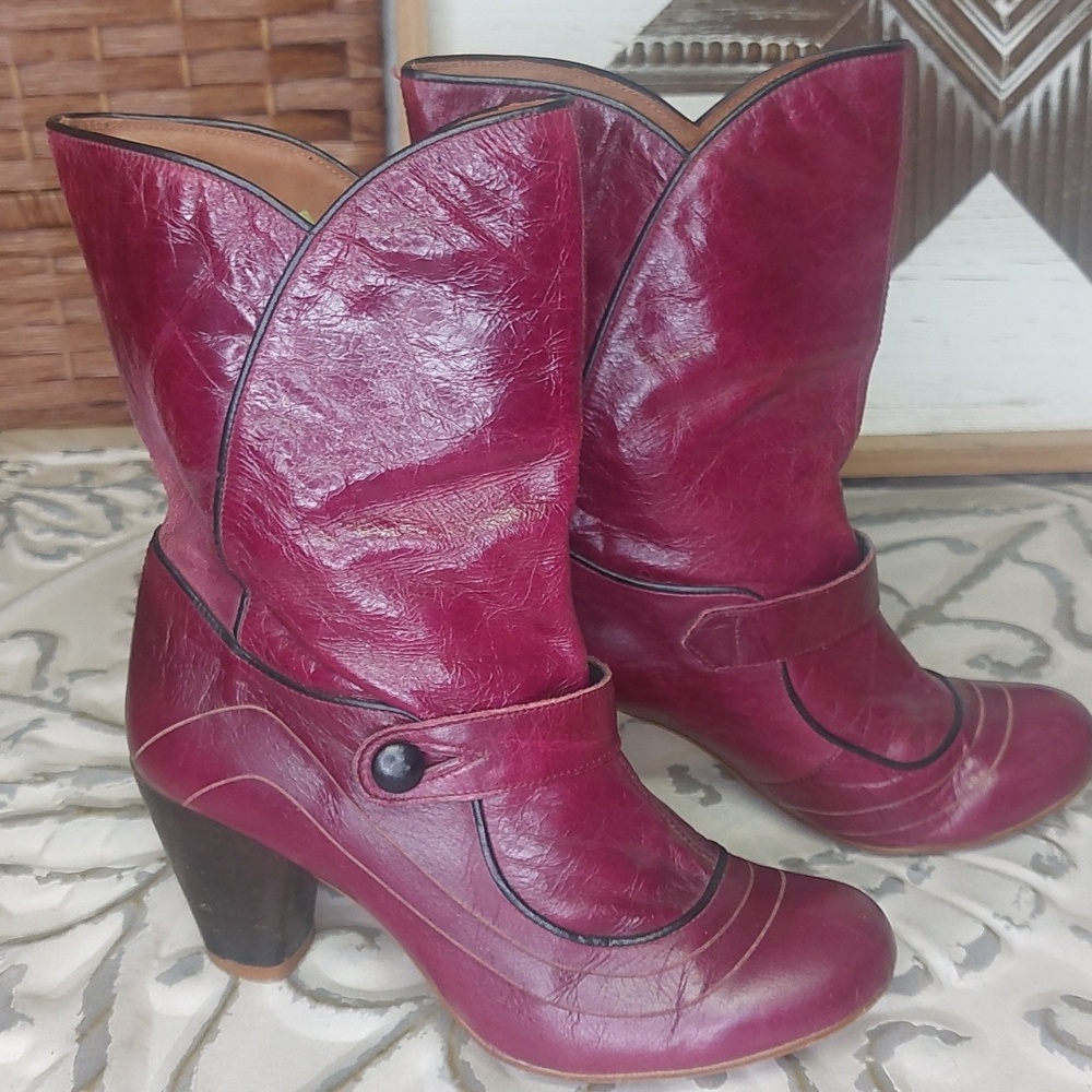 Vintage Boots, Burgundy Crackle Leather, Heeled Boots – Made In Spain – EU 39